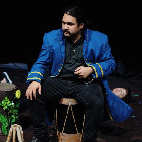 Jonathan Castillo as Le Bret in Cyrano